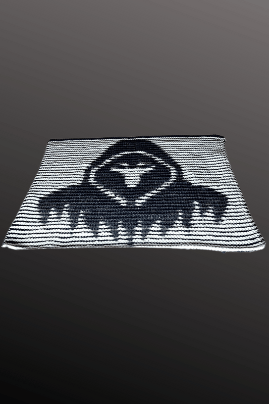 Schattenstrick Decke | Kissen Veiled One