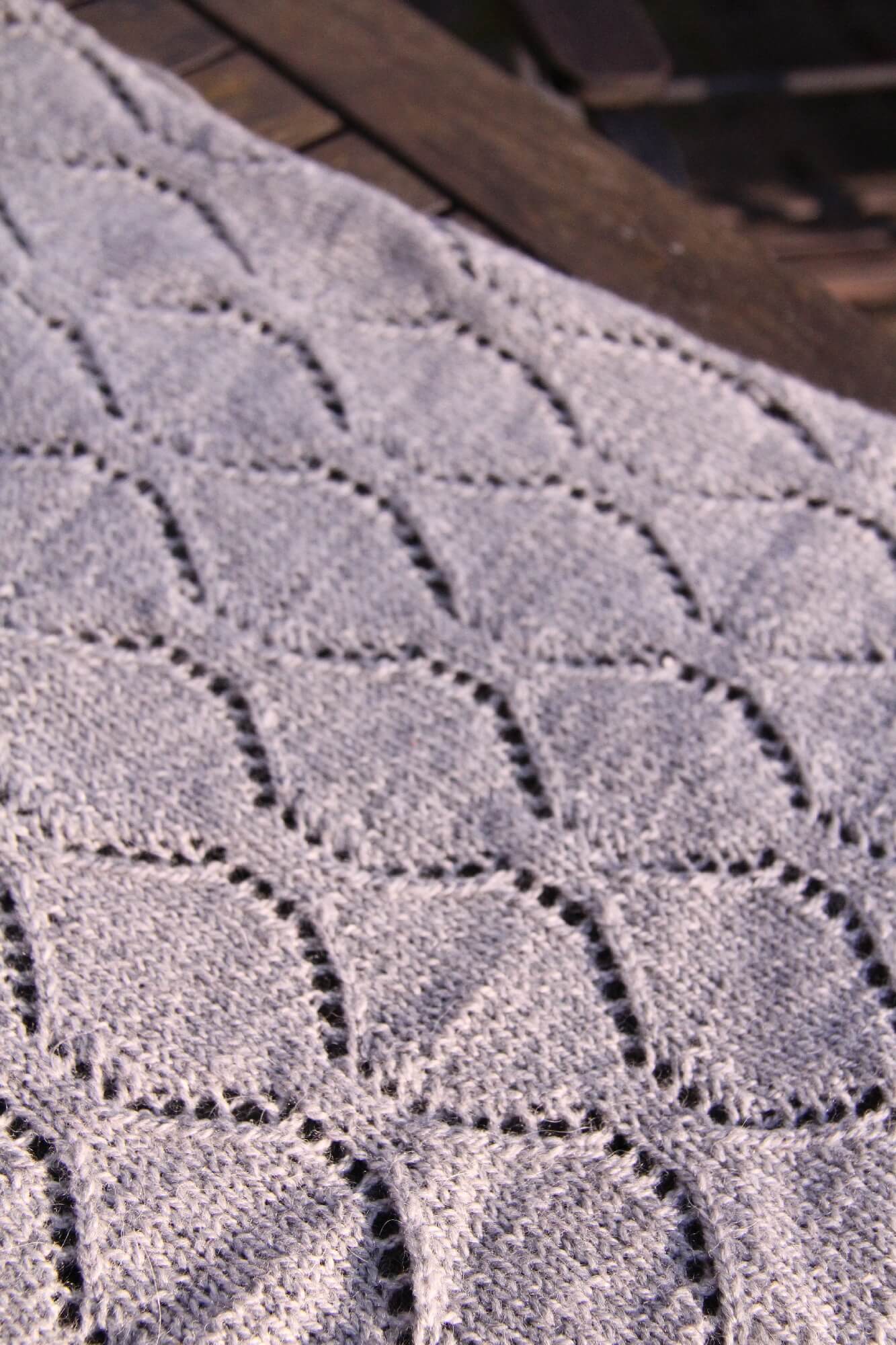 Schal Syndra aus Mirasol Sulka Legato selber stricken