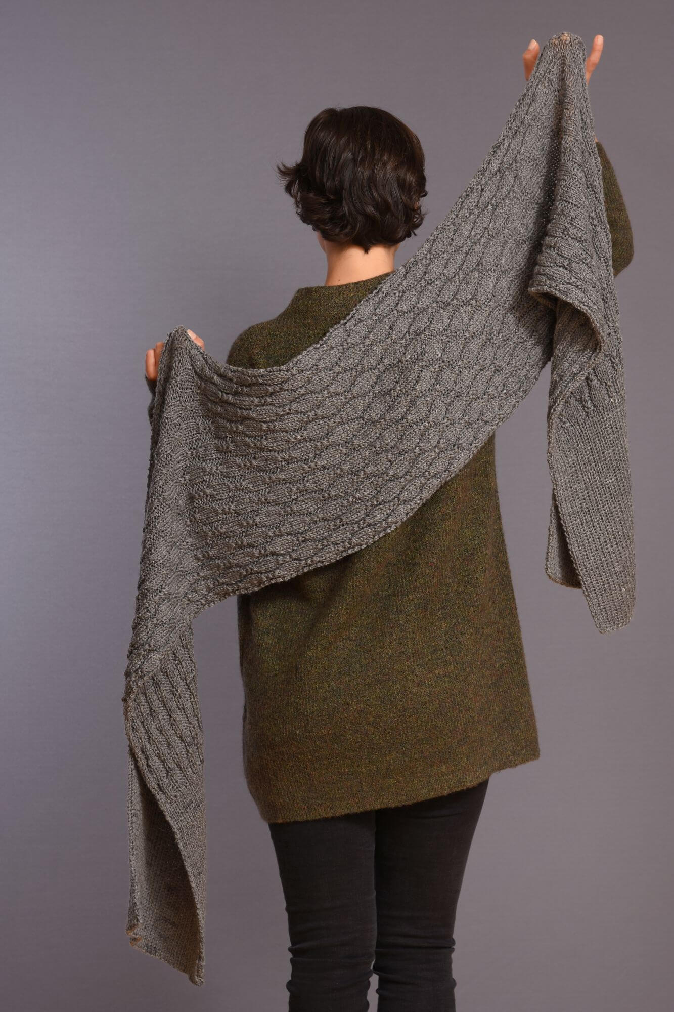 Unisex Schal mit Zopfmuster stricken