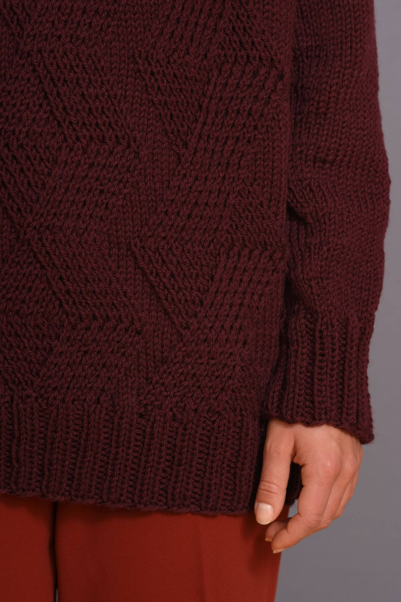 Lässigen Winterpulli mit Zopfmuster stricken