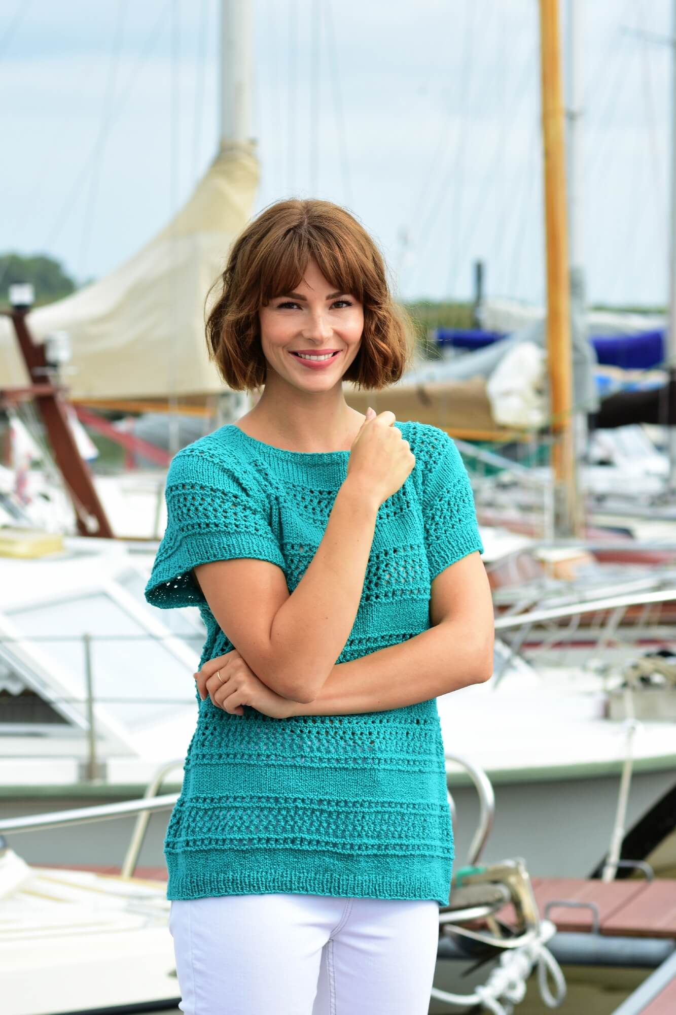 Pullover mit Netzmusterstreifen stricken