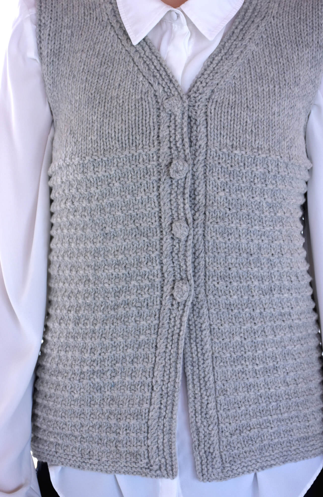Kleine Weste mit Strukturmuster stricken