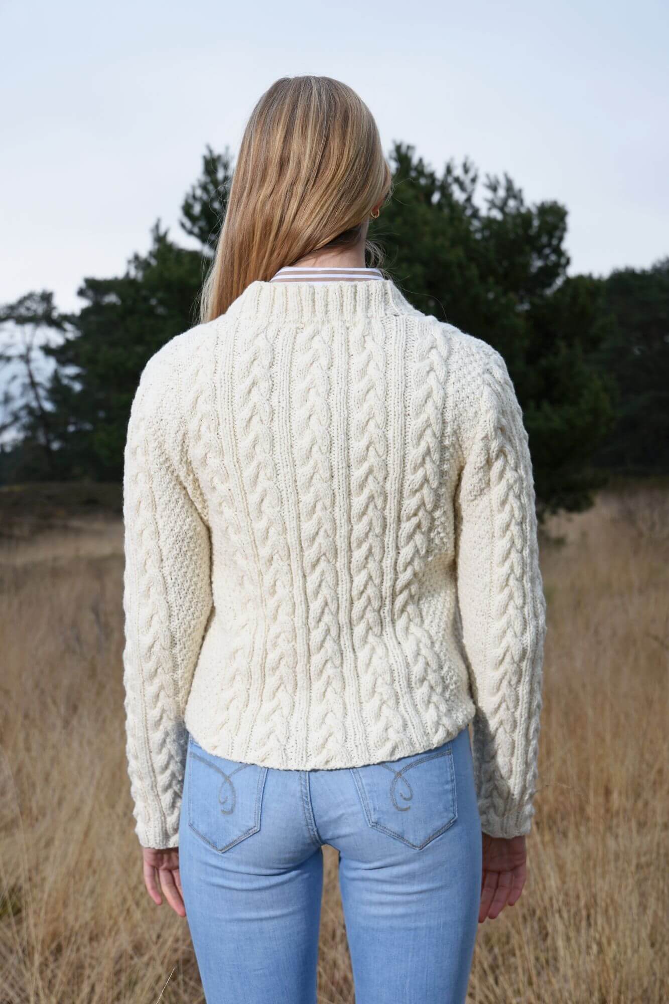 Jacke mit Zopfmuster stricken