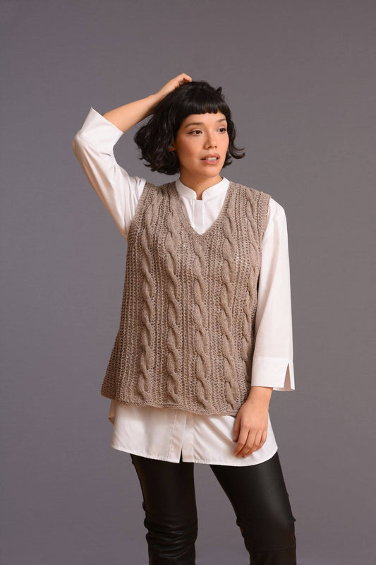 Pullunder mit Loch- und Zopfmuster stricken