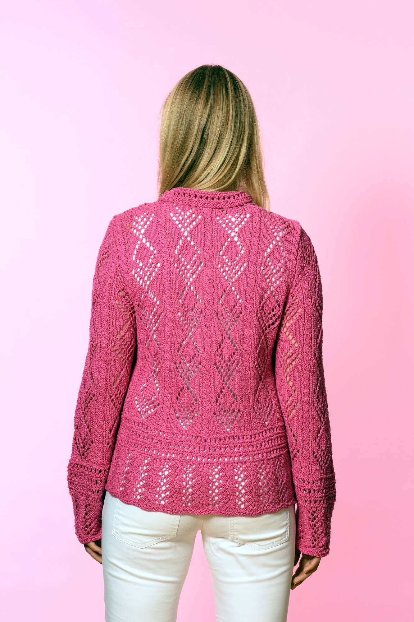 Jacke mit verschiedenen Lochmustern stricken
