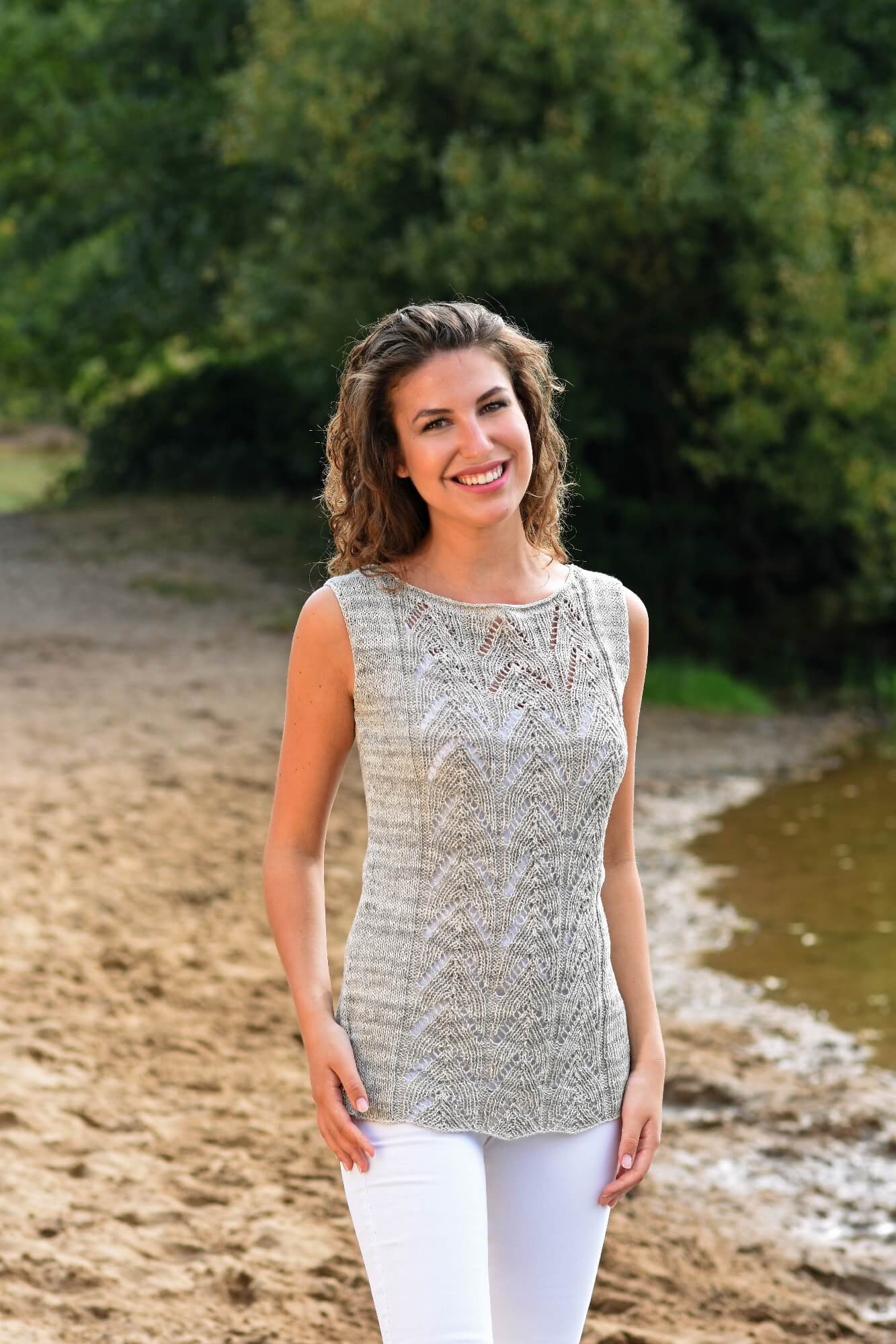 Sommertop mit Lochmuster stricken