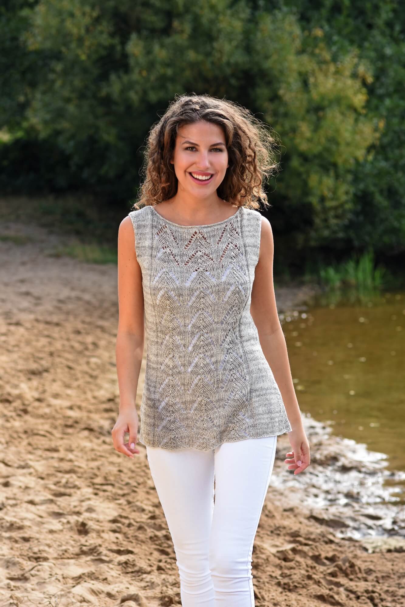 Sommertop mit Lochmuster stricken