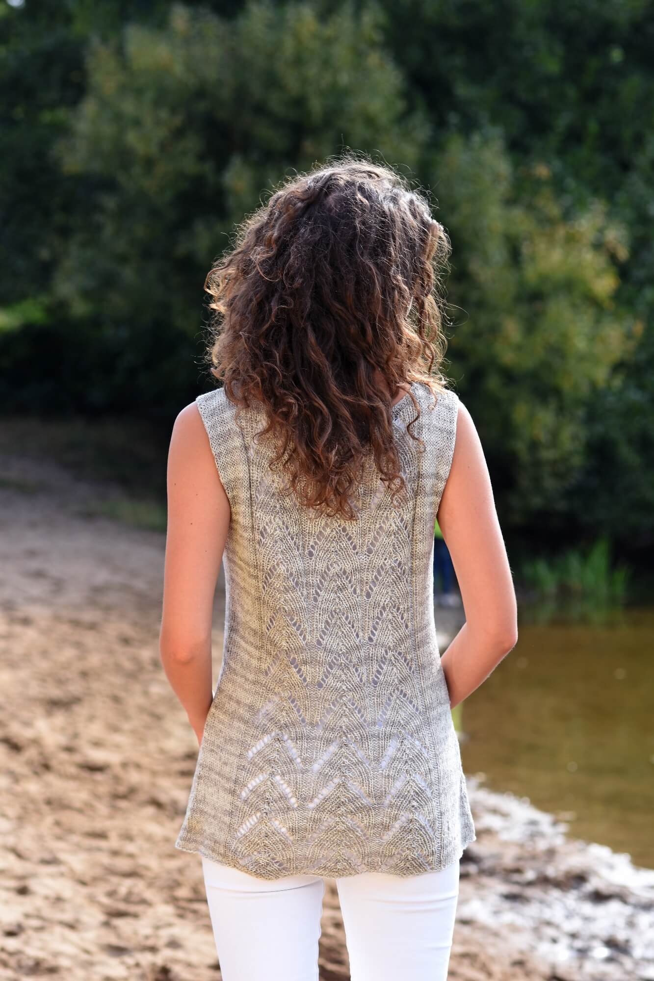 Sommertop mit Lochmuster stricken