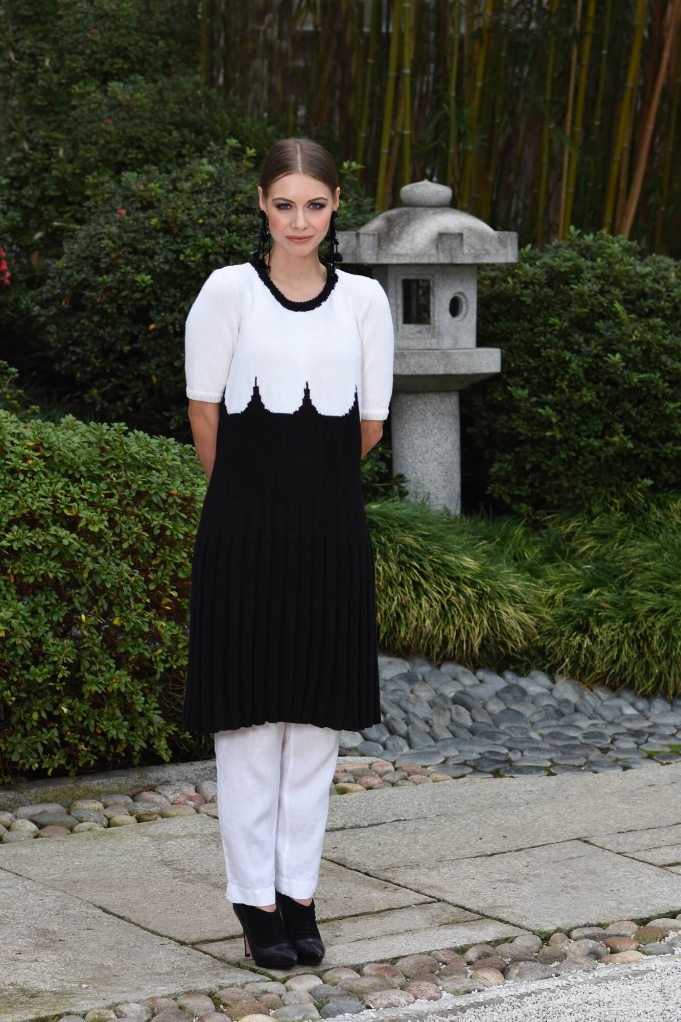 Kleid mit Faltenrock selber stricken