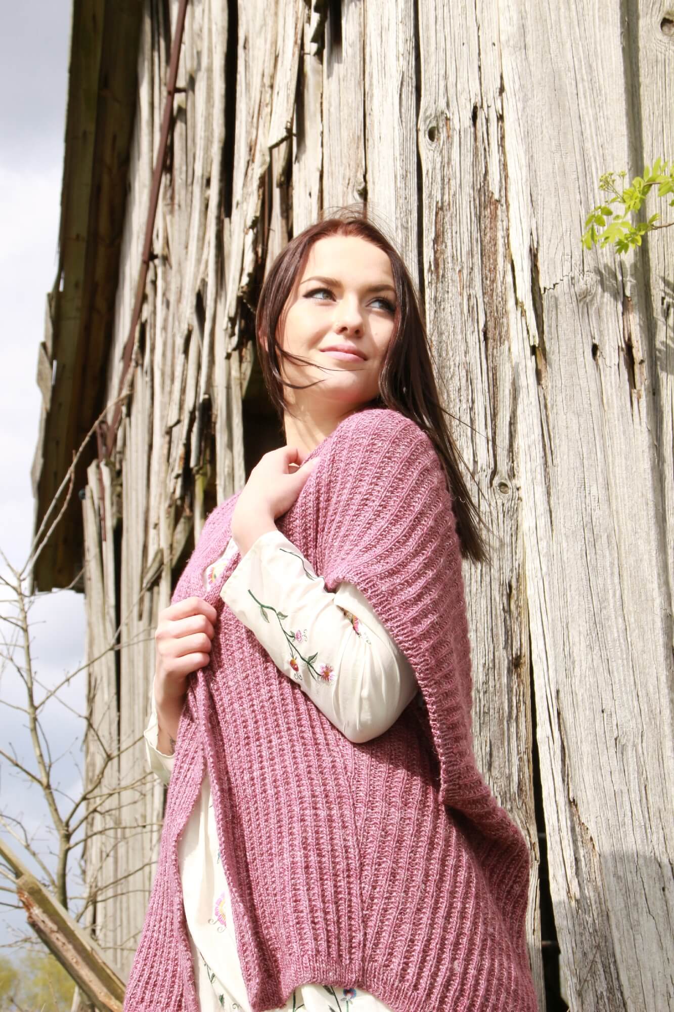 Weste Isleen selber stricken - tolles Layering-Modell