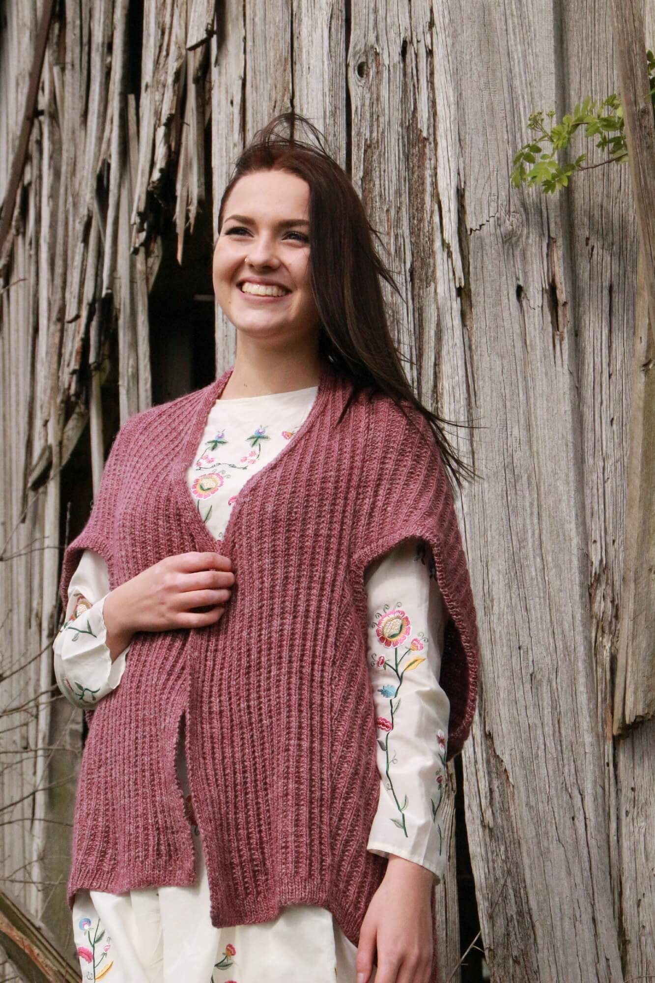 Weste Isleen selber stricken - tolles Layering-Modell