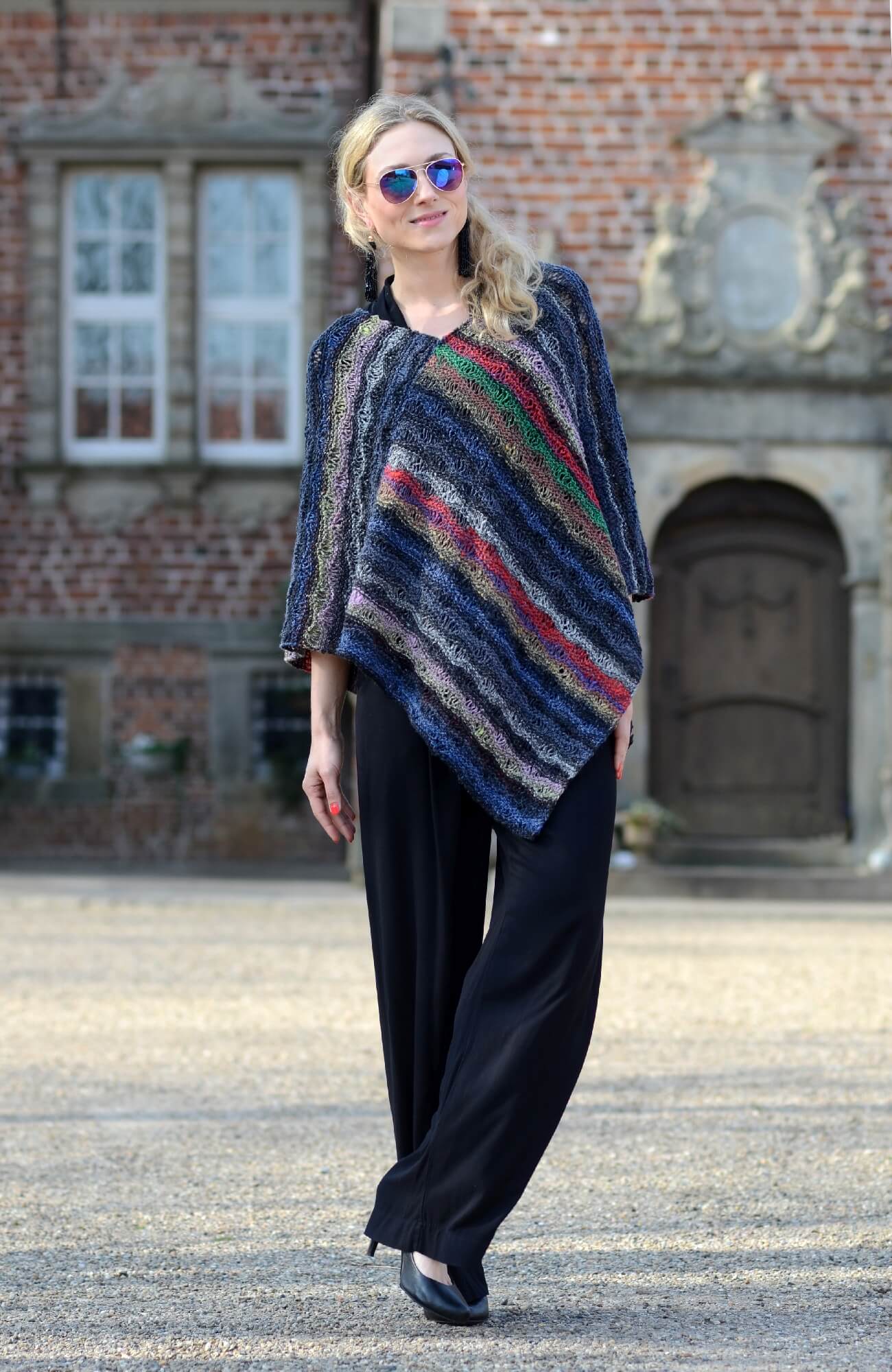Poncho Melisandre aus Noro Hanabatake selber stricken