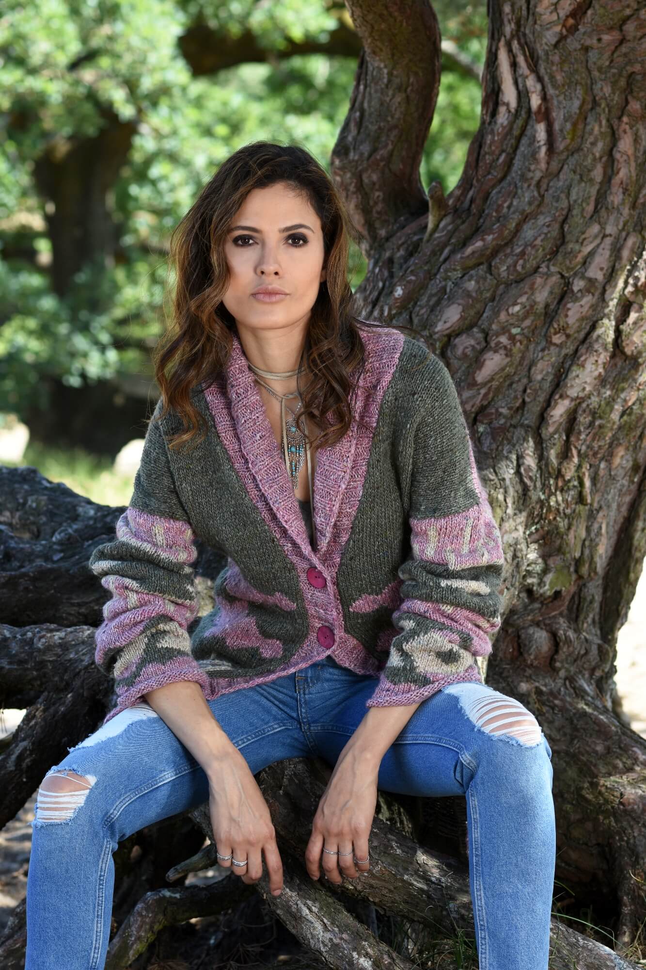 Jacke mit Ethnomuster stricken