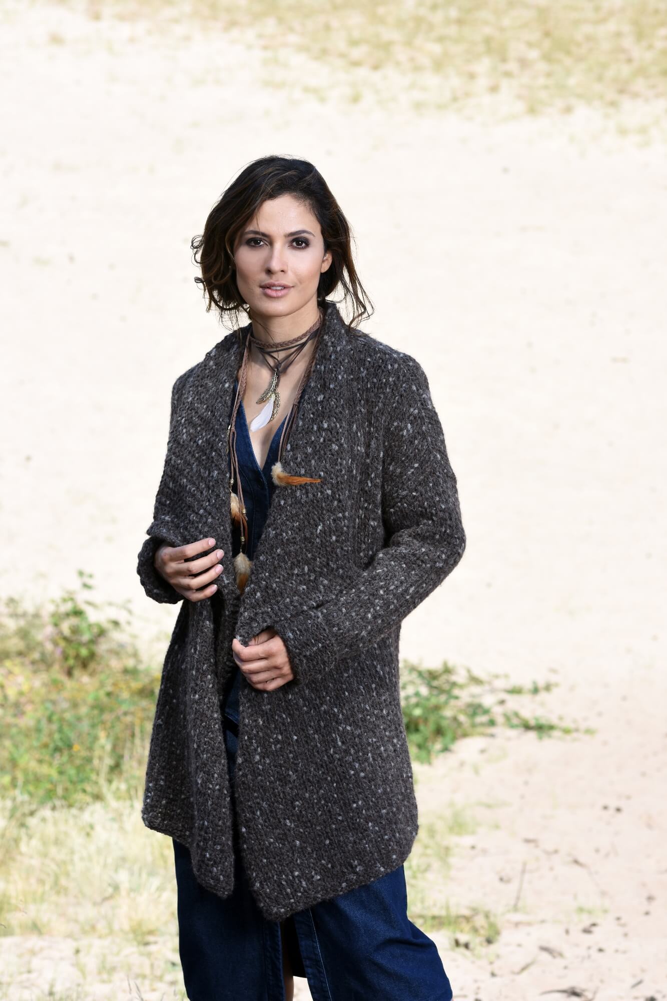 Oversized Jacke mit Reverskragen und Strukturmuster stricken