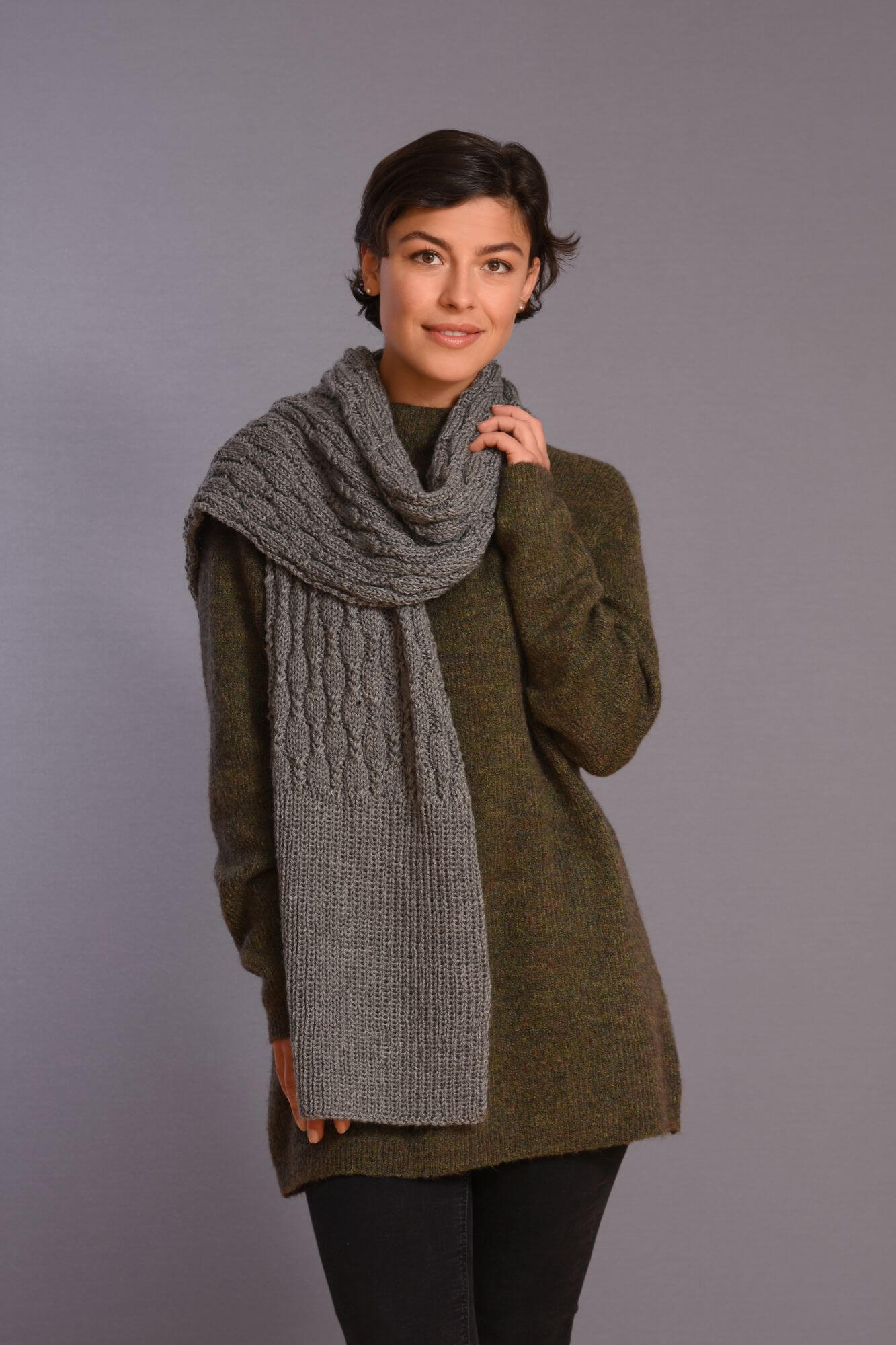 Unisex Schal mit Zopfmuster stricken