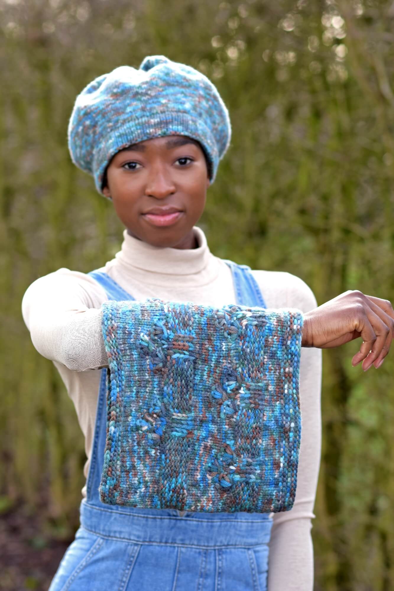 Set aus Baskenmütze und Loop stricken