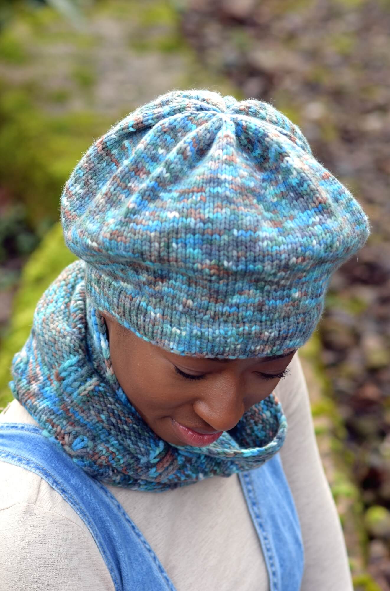 Set aus Baskenmütze und Loop stricken
