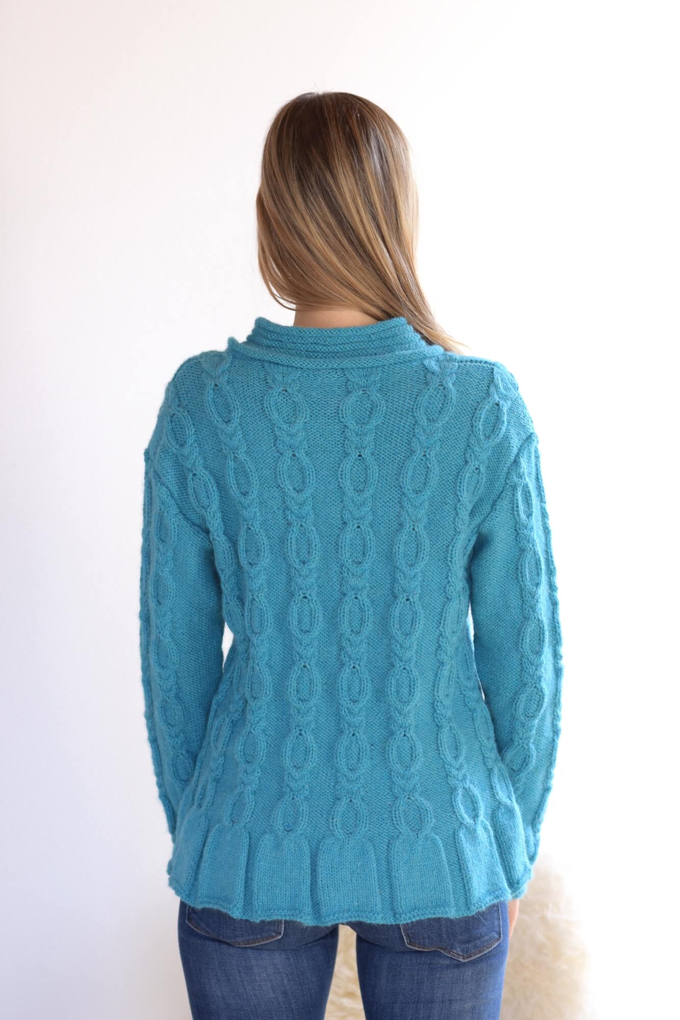 Pullover mit Kettenzopfmuster stricken