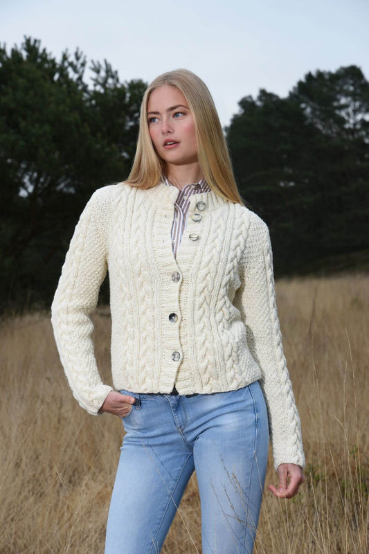 Jacke mit Zopfmuster stricken