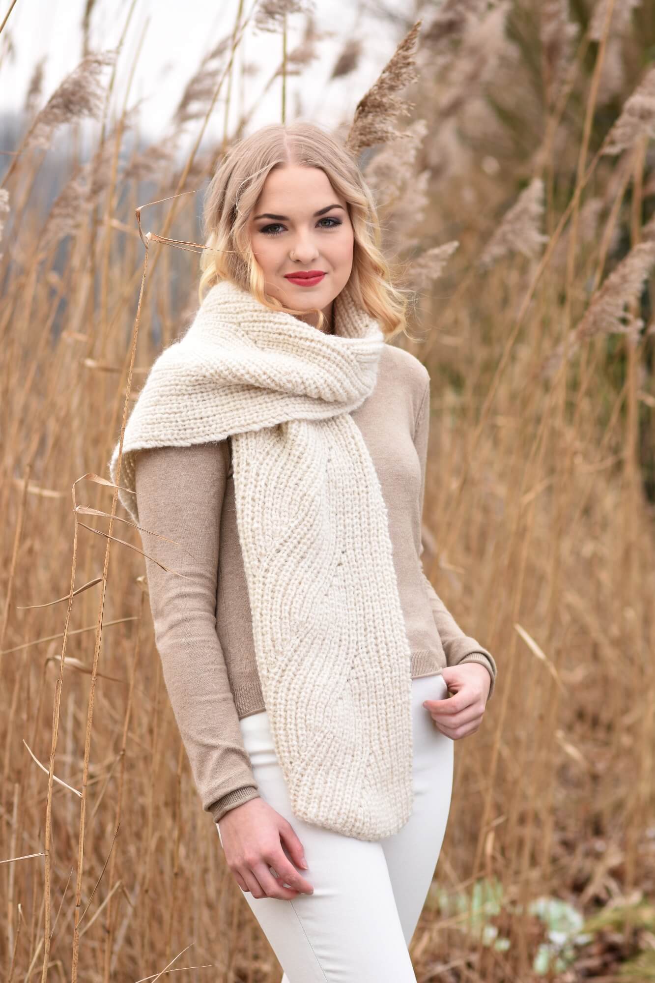 Schal mit wellenförmig verlaufenden Maschen stricken